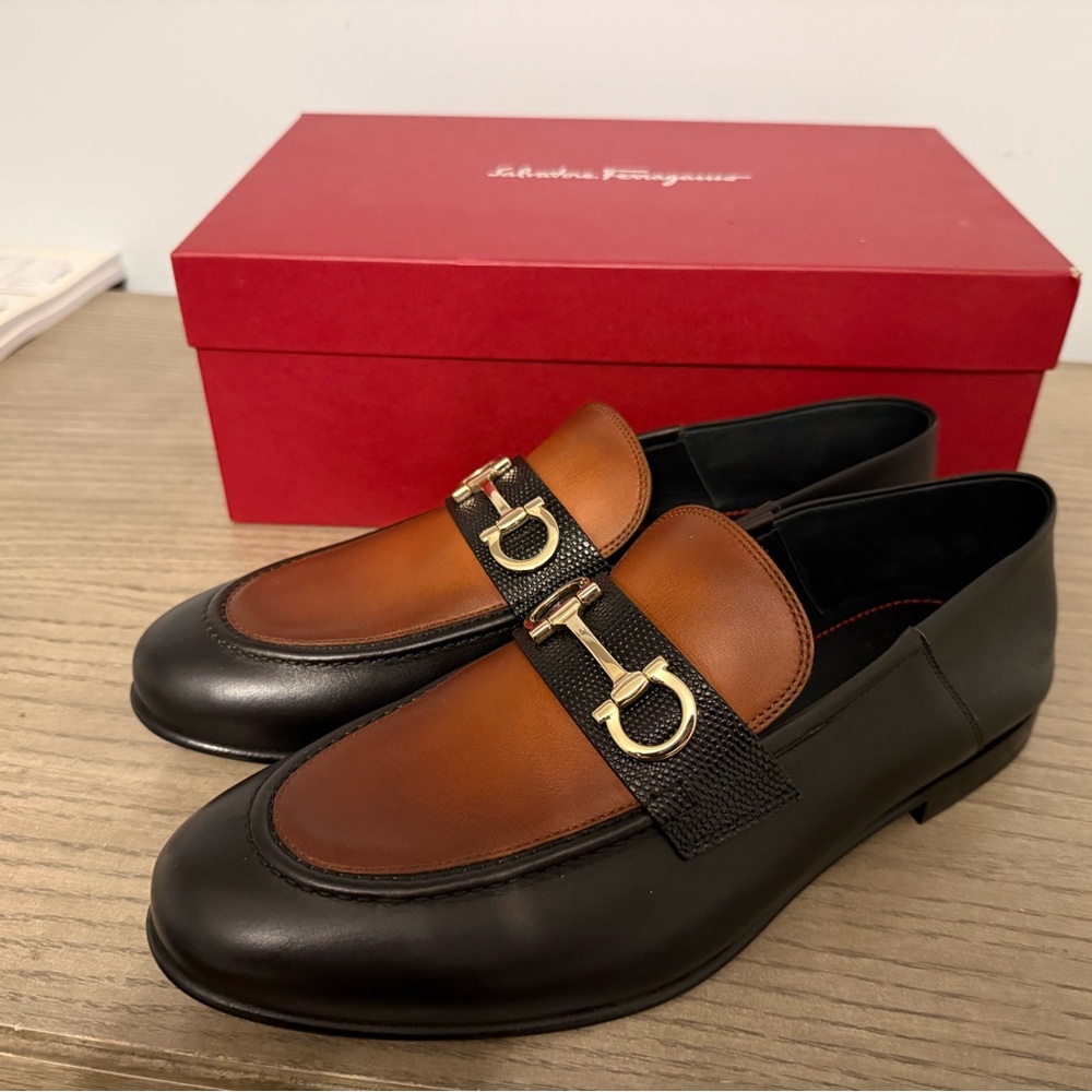 Salvatore Ferragamo Men's Black and Brown Loafers